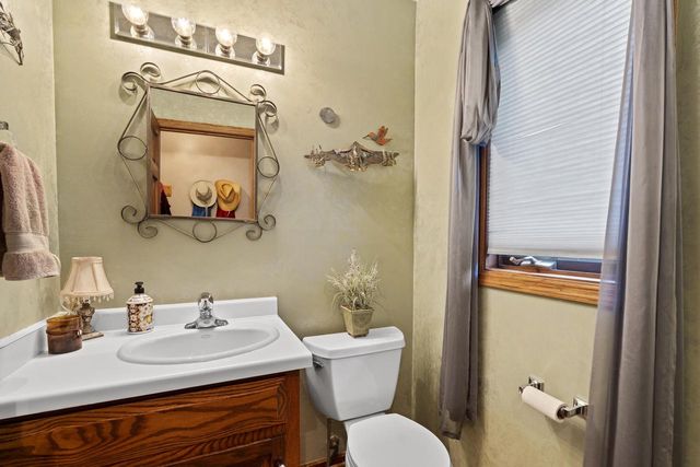 3060 Cone View LANE, Waukesha, WI 53188