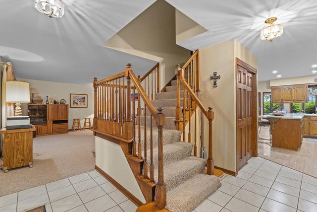 3060 Cone View LANE, Waukesha, WI 53188