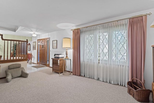 3060 Cone View LANE, Waukesha, WI 53188