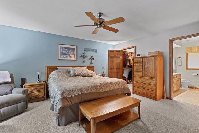 3060 Cone View LANE, Waukesha, WI 53188