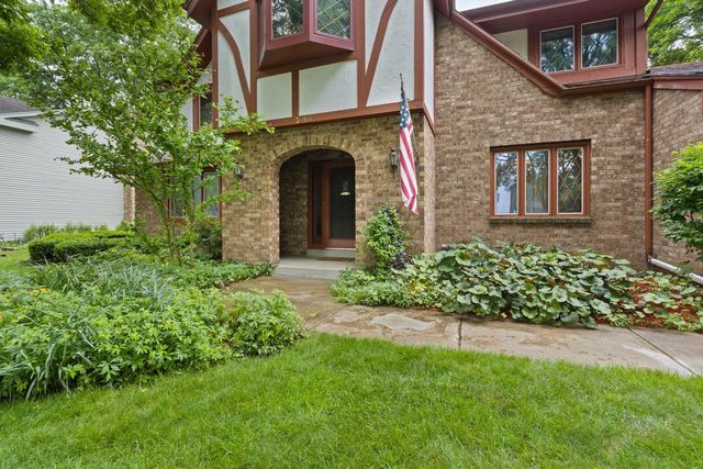 3060 Cone View LANE, Waukesha, WI 53188