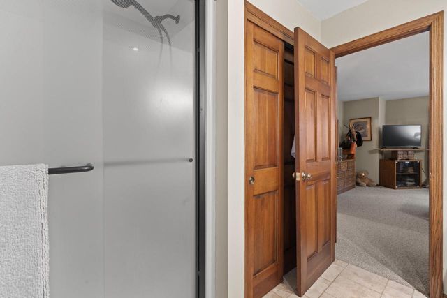 3060 Cone View LANE, Waukesha, WI 53188