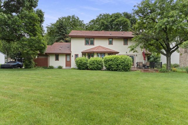 3060 Cone View LANE, Waukesha, WI 53188