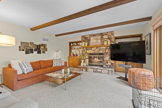 3060 Cone View LANE, Waukesha, WI 53188