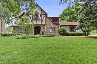 3060 Cone View LANE, Waukesha, WI 53188