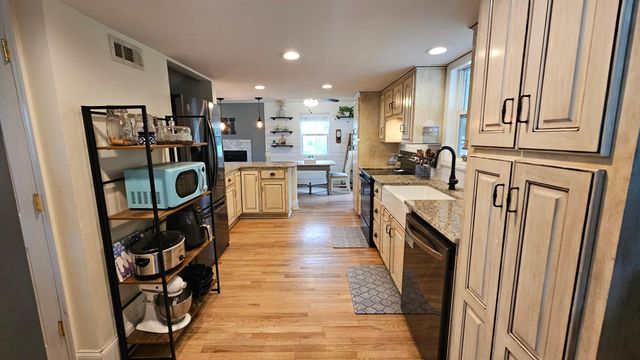 4535 Wilson Road, Hollywood, SC 29449