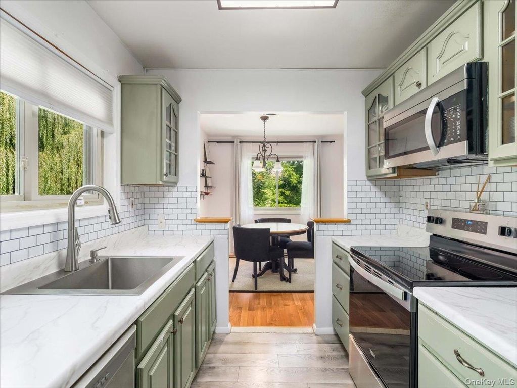 139 Sterling Street 139, Beacon, NY 12508 — photo 2