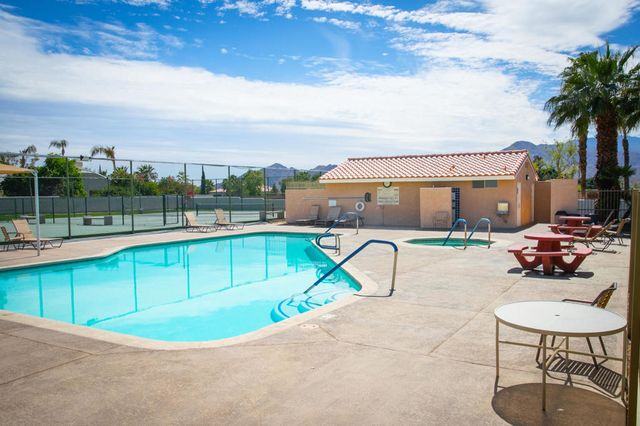 448 Tava Lane, Palm Desert, CA 92211