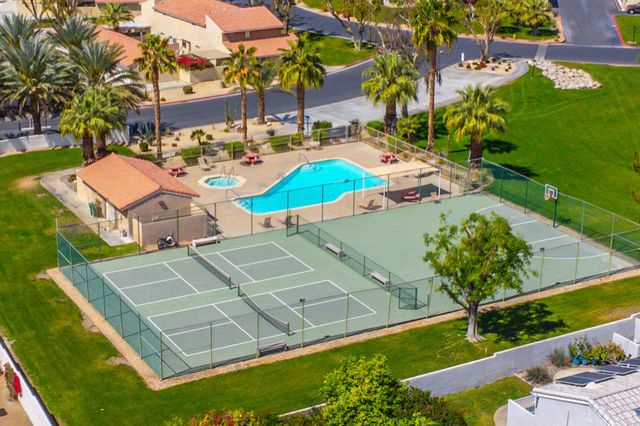 448 Tava Lane, Palm Desert, CA 92211