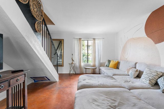 448 Tava Lane, Palm Desert, CA 92211