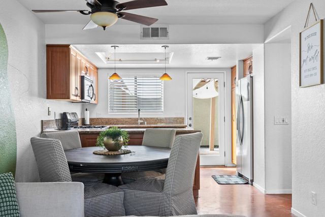 448 Tava Lane, Palm Desert, CA 92211