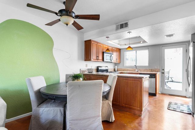 448 Tava Lane, Palm Desert, CA 92211