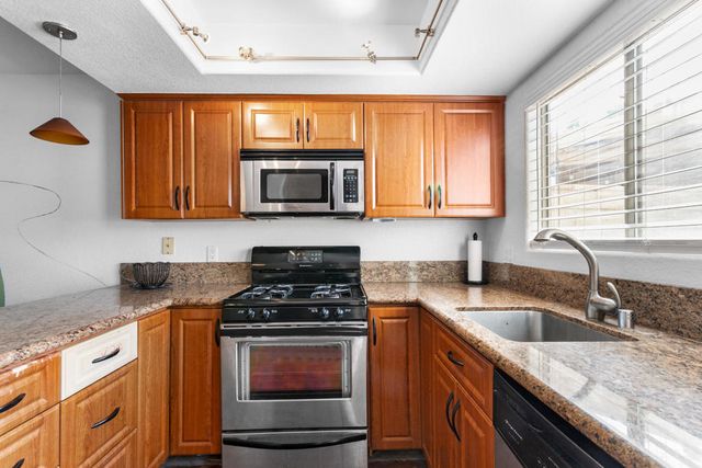 448 Tava Lane, Palm Desert, CA 92211