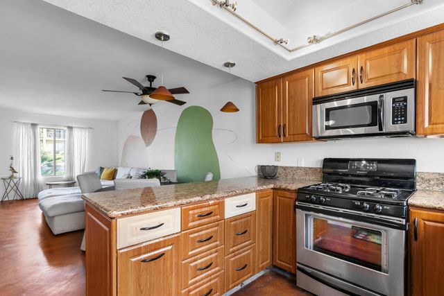 448 Tava Lane, Palm Desert, CA 92211