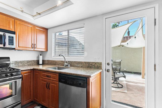 448 Tava Lane, Palm Desert, CA 92211