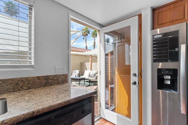 448 Tava Lane, Palm Desert, CA 92211