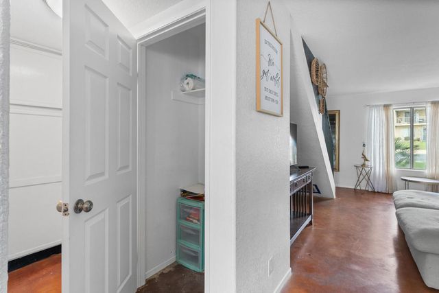 448 Tava Lane, Palm Desert, CA 92211