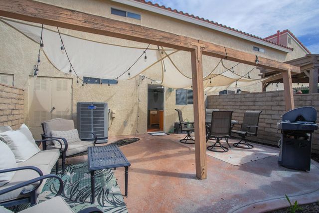 448 Tava Lane, Palm Desert, CA 92211