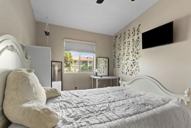 448 Tava Lane, Palm Desert, CA 92211