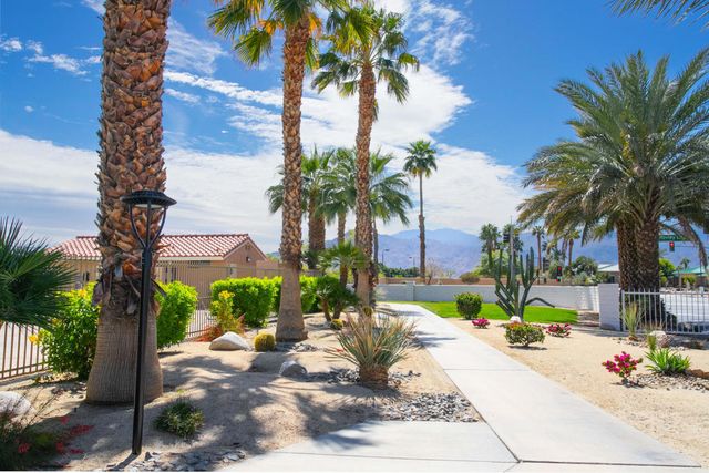 448 Tava Lane, Palm Desert, CA 92211