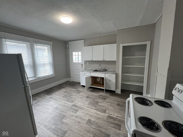 826 N Beville Avenue, Indianapolis, IN 46201