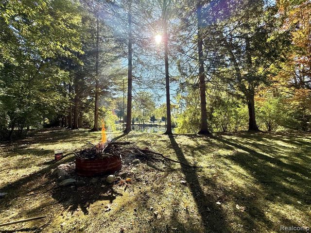 3610 State Road, Fort Gratiot, MI 48059