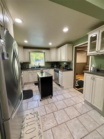 3610 State Road, Fort Gratiot, MI 48059