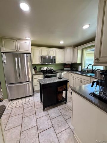 3610 State Road, Fort Gratiot, MI 48059