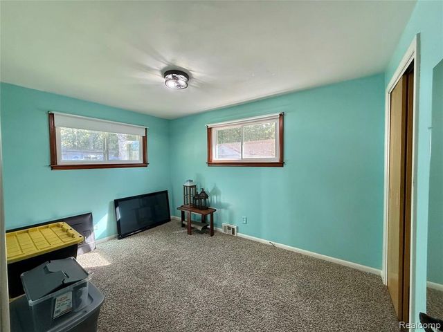 3610 State Road, Fort Gratiot, MI 48059