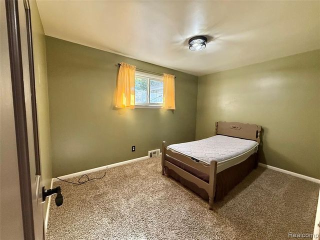 3610 State Road, Fort Gratiot, MI 48059