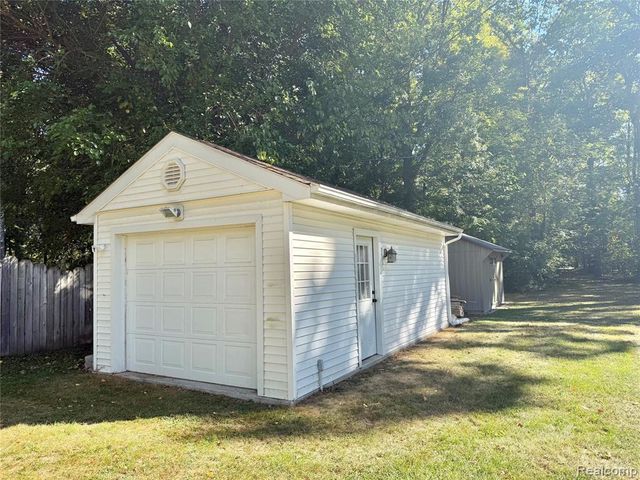 3610 State Road, Fort Gratiot, MI 48059