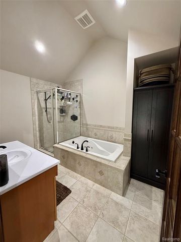 3610 State Road, Fort Gratiot, MI 48059