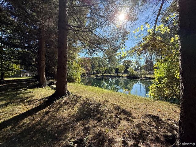 3610 State Road, Fort Gratiot, MI 48059