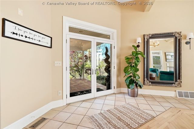 11 Chatwood Road, Charleston, WV 25304