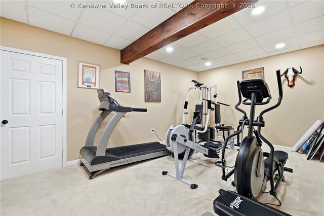 11 Chatwood Road, Charleston, WV 25304