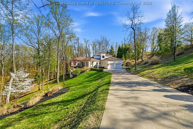 11 Chatwood Road, Charleston, WV 25304