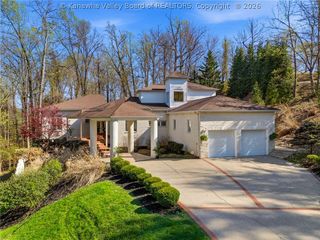 11 Chatwood Road, Charleston, WV 25304