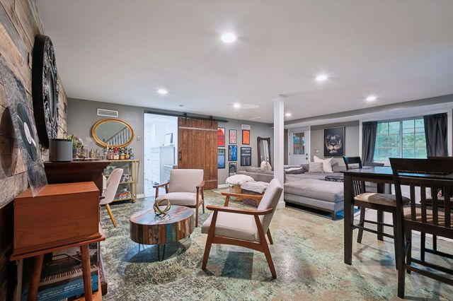 320 Garrett Dr, Nashville, TN 37211