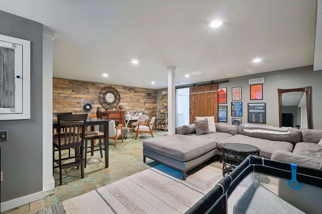 320 Garrett Dr, Nashville, TN 37211