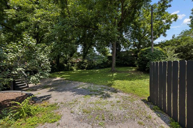 320 Garrett Dr, Nashville, TN 37211