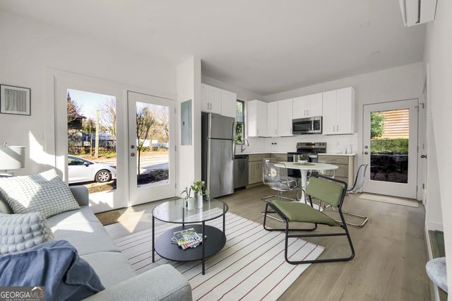 1070 Dill Avenue SW 204, Atlanta, GA 30310