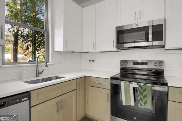 1070 Dill Avenue SW 204, Atlanta, GA 30310