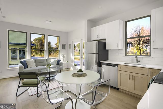 1070 Dill Avenue SW 204, Atlanta, GA 30310