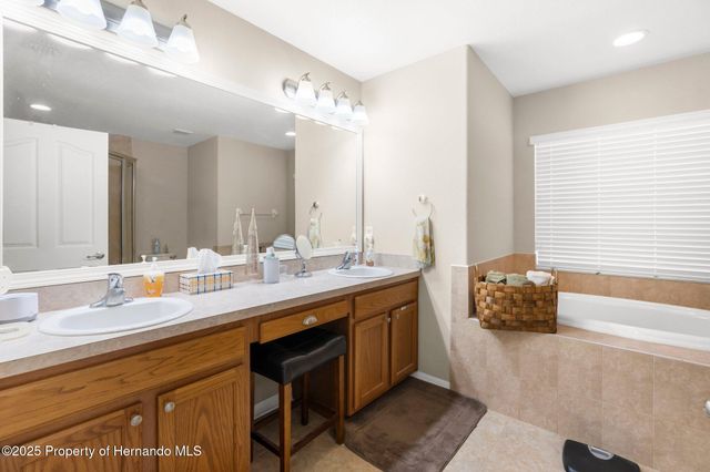 13444 English Parrot Road, Weeki Wachee, FL 34614