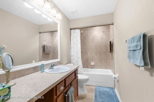 13444 English Parrot Road, Weeki Wachee, FL 34614