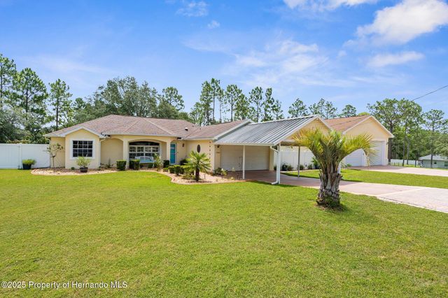 13444 English Parrot Road, Weeki Wachee, FL 34614
