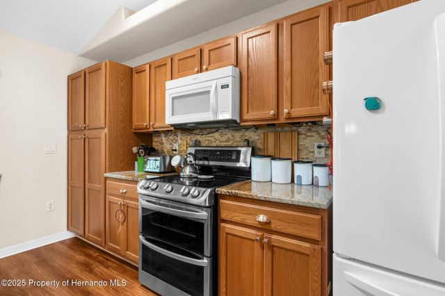 13444 English Parrot Road, Weeki Wachee, FL 34614