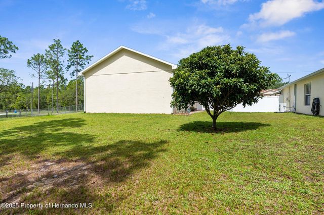 13444 English Parrot Road, Weeki Wachee, FL 34614