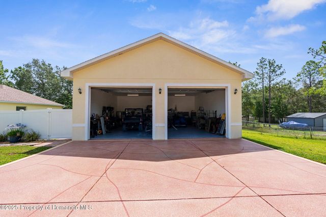 13444 English Parrot Road, Weeki Wachee, FL 34614