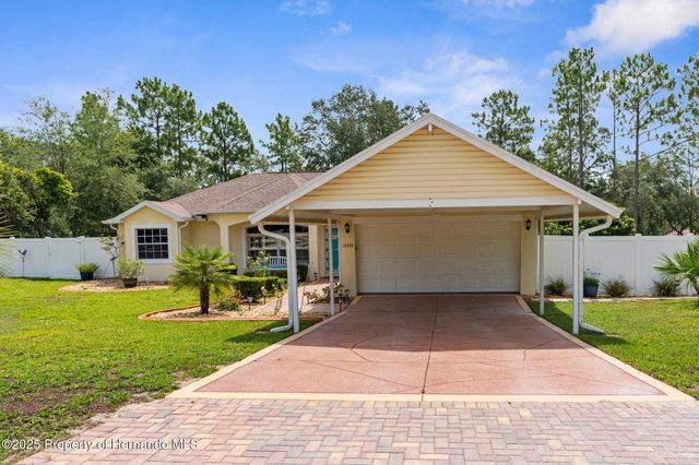 13444 English Parrot Road, Weeki Wachee, FL 34614